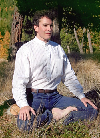 Sitting meditation is the central Aro practice